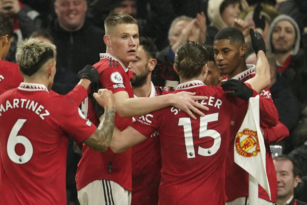 中保持强大 中保持强大